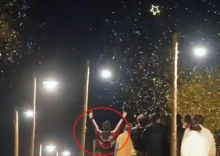 汪峰宁静庆生十指紧扣，撕开章子怡伤疤，森林北实惨