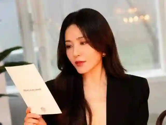 曾黎工作室越描越黑，直言粉丝送的徽章失窃了，灾难公关还在继续