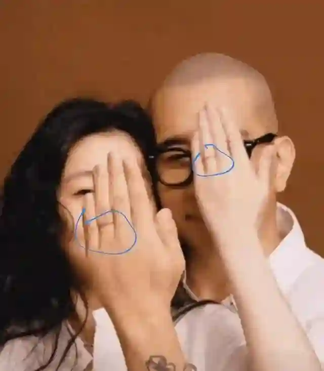 小S宣传二女儿画展，17岁lily长相甜美似林志玲，大S前男友力挺