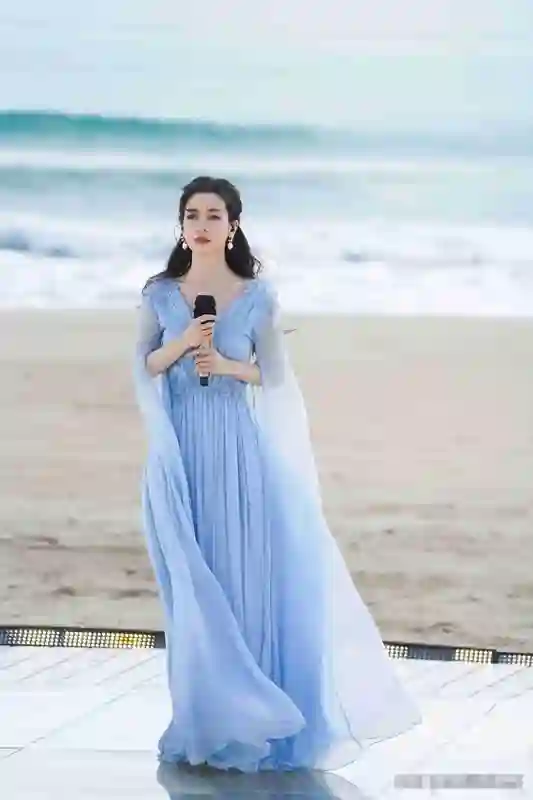 看赵丽颖后，才明白李晟多年不红的真相，背后的原因竟是这样
