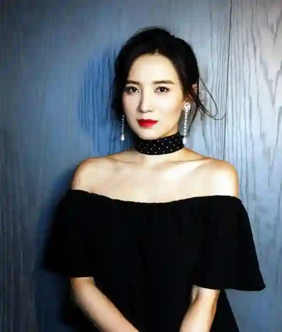 被曝隐婚两次仍“默不作声”！这一次，宋佳彻底不顾及所谓体面了