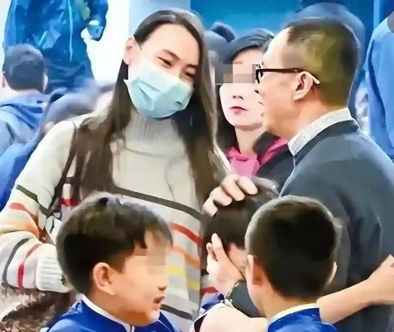 折腾一大圈才37岁，“豪门弃妇”梁洛施，最终笑到最后