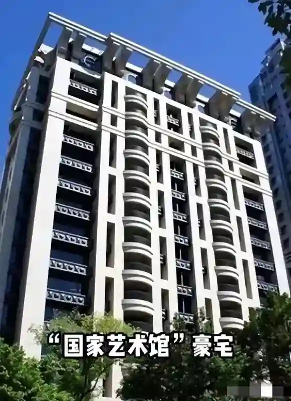 大S生前居住的豪宅要法拍，S妈心急找前女婿面谈，汪小菲不理会