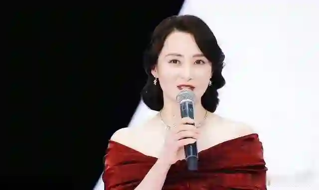 抖音红毯：宋佳再现“高级感”，倪虹洁人鱼裙造型太惊艳