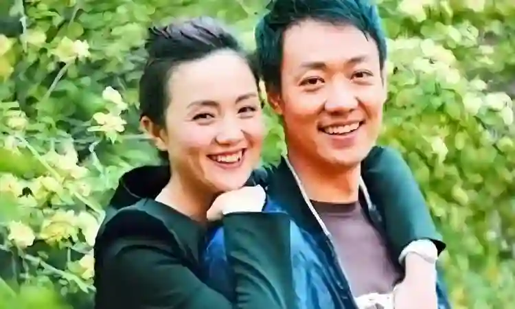 朱媛媛4月份还在片场，走路不稳被搀扶，粉丝不解她为何那么拼
