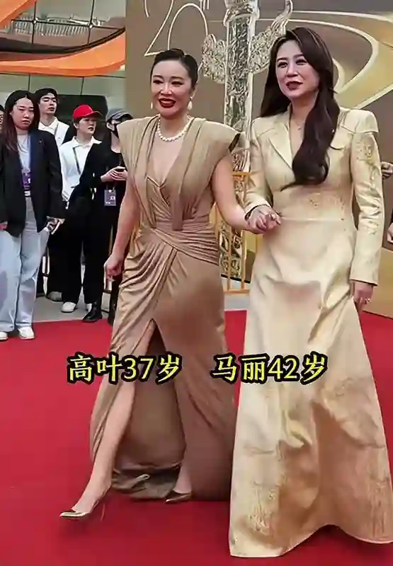 演员高叶的身材真难看！太壮实：虎背熊腰，走路弯着腰弓着背