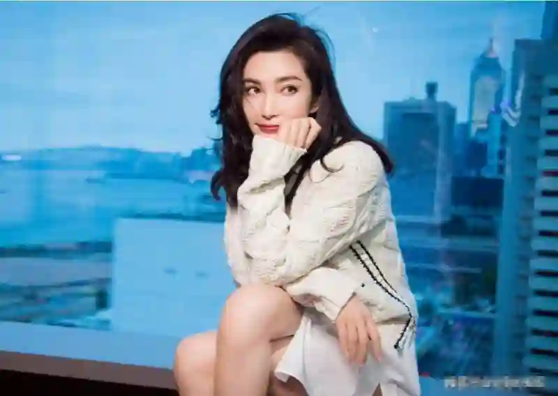 拼命三娘李冰冰，如今不得不接受现实，她的妥协给娱乐圈提了个醒