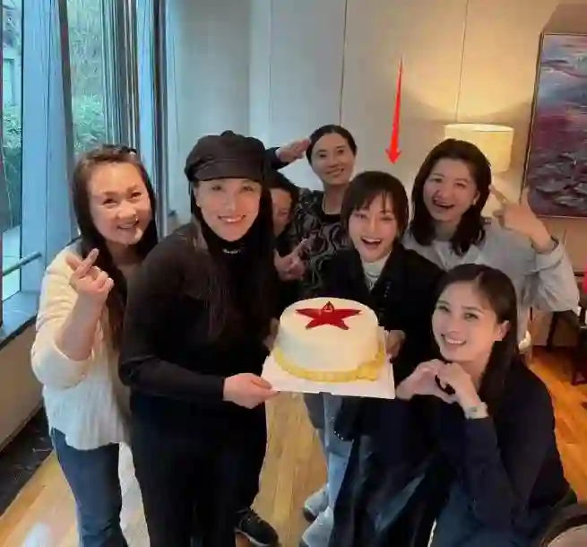 “移民风波”发酵6天后，孙俪终于更新动态，郭德纲的话真说对了