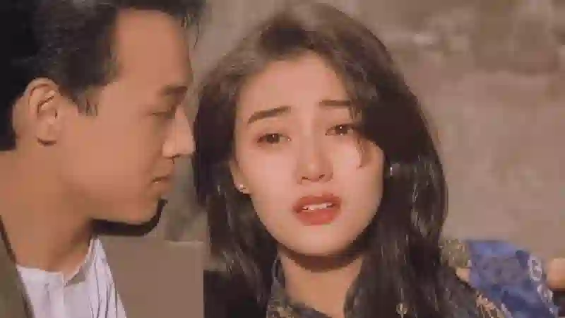 李嘉欣闪现新加坡！晒港风美照大秀魔鬼身材，20岁既视感绝了！