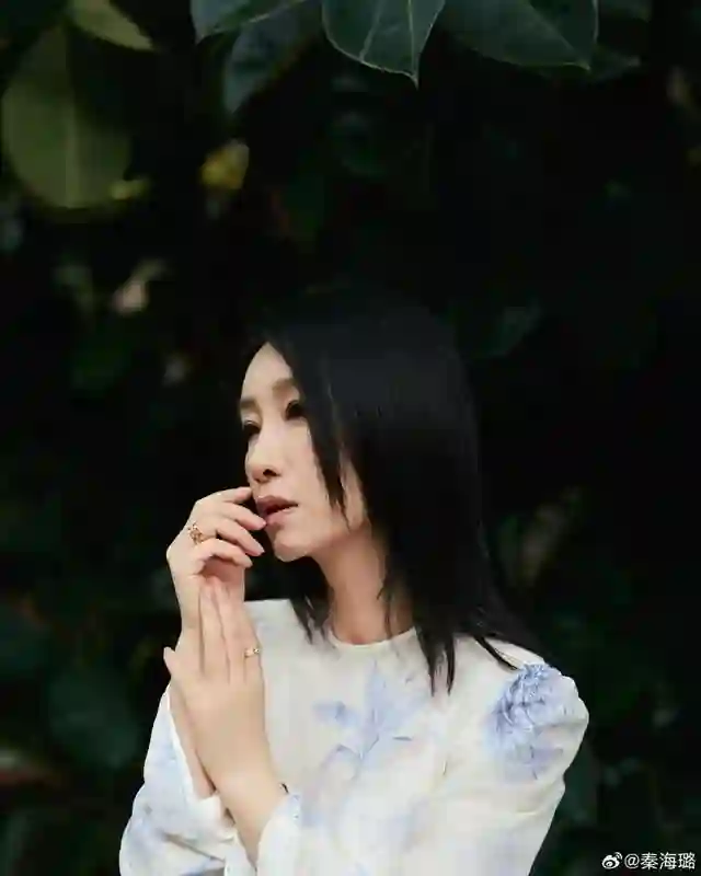 面相全变了！再看46岁章子怡大学合影，才知骨相和皮相老去的差距