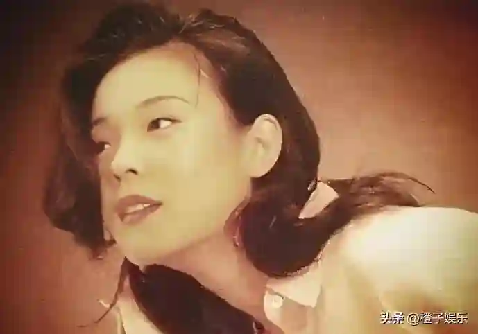 春晚爆红后，她洗完澡从23楼一跃而下，临终时最后喊了声“妈妈”