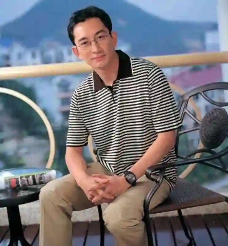 绝世好男人吴启华：每月给离婚妻子20万，还带前妻、前岳母去旅游