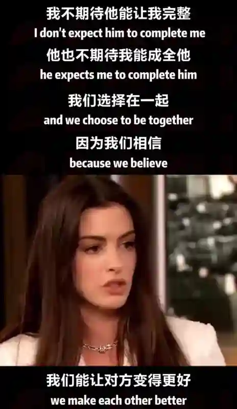 还记得安妮海瑟薇吗，小儿子撞脸《小鬼当家》男主？