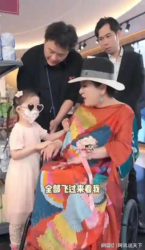 向太晒孙女暖心礼物，称4岁向芷很有主见，自己挑选衣服，超爱美