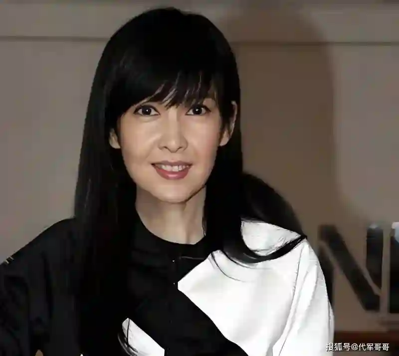 盘点年过40岁就断崖式衰老的8位女明星，看看都有谁？
