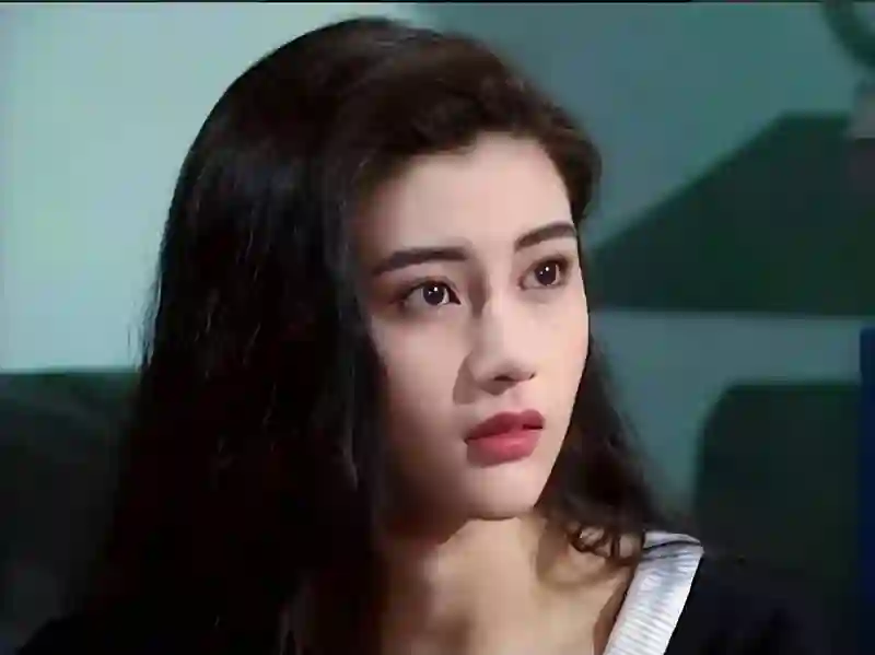 我自己就是豪门，三次拒绝富豪追求，最穷港姐逆袭人生