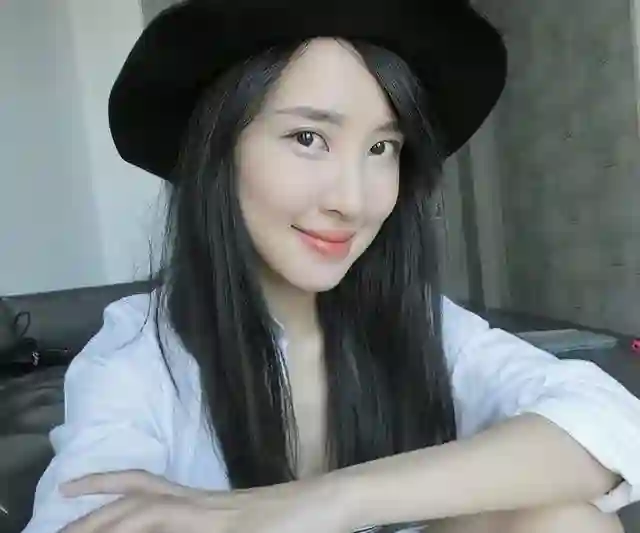 恭喜！TVB前女星晒大钻戒被曝闪婚，替前男友背负630万巨额债务