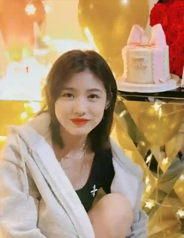 汪峰的大女儿集中了父母的优点，越大越美，简直是绝世美女