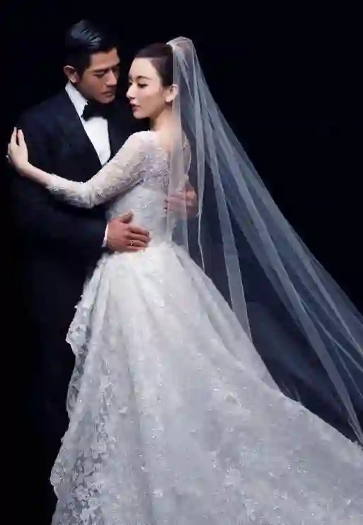 结婚8年，郭富城再度官宣喜讯！熊黛林“输”给方媛一点不冤