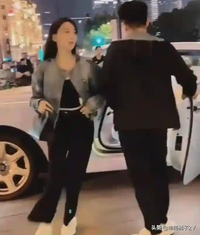 曝叶珂产女细节！妖怪称收到孩子照片，黄晓明心情大好，ip显端倪