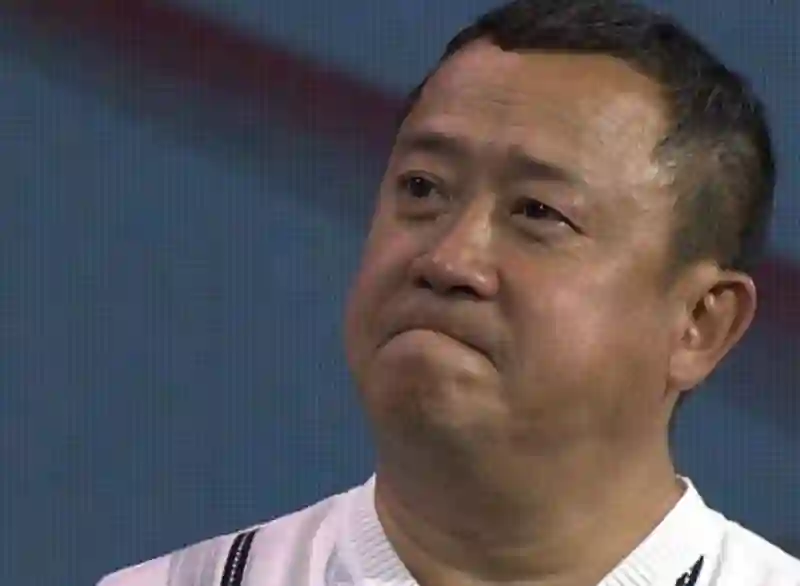 一波未平一波又起，曾志伟和乔妹的合照，展现了内娱的“另一面”