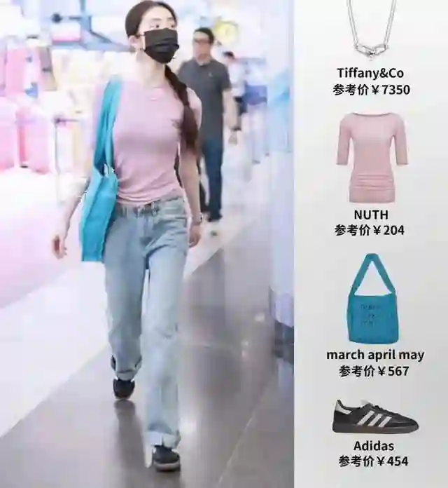 黄多多回国生图曝光！比孙莉矮半个头却美上热搜，口罩也难挡气质