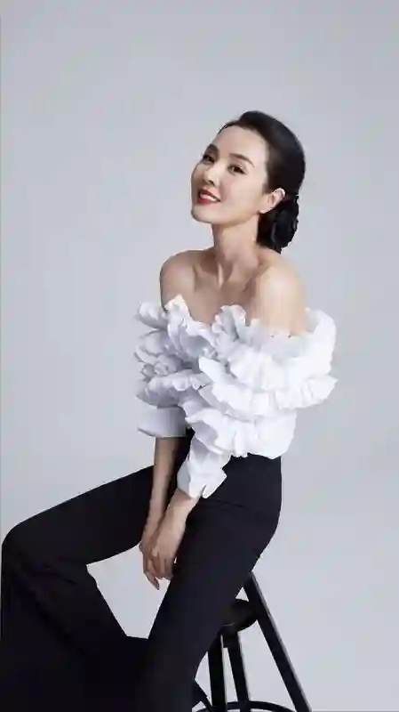 姜文助她“一脱成名”，戏外却守身如玉，50岁依旧未婚