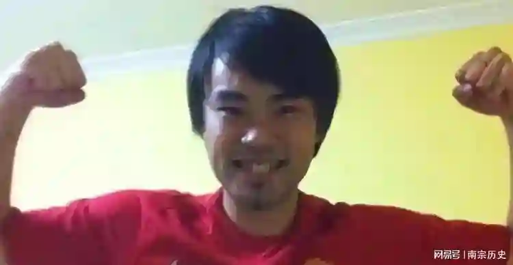 荧幕上的好母亲，现实却干涉儿子的一切，儿子宁愿睡桥洞也不回家