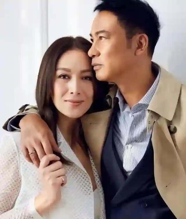 任达华：出道43年0绯闻，为爱丁克，50岁老来得子泪流满面