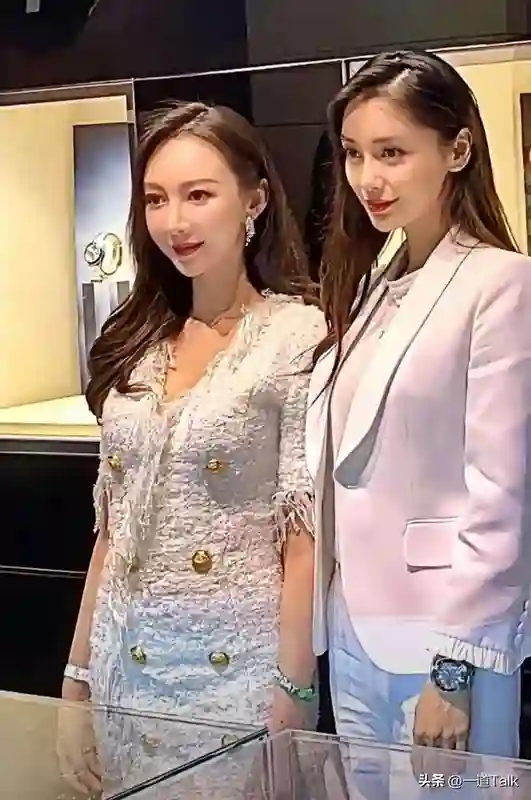 同样都给黄晓明生了孩子，杨颖叶珂现状截然不同，差距不是一般大