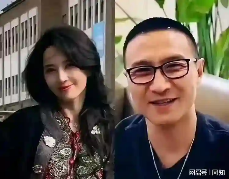 汪峰不忍了！深夜秀恩爱，与森林北新疆团聚，置顶合照，宁静解放