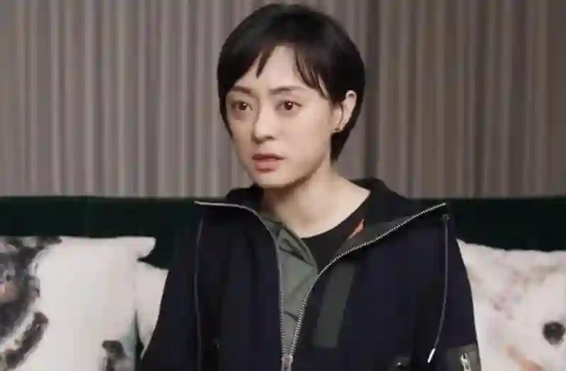 明明年轻时很温柔，中年后却凶相毕露，这几位明星面相“不好惹”