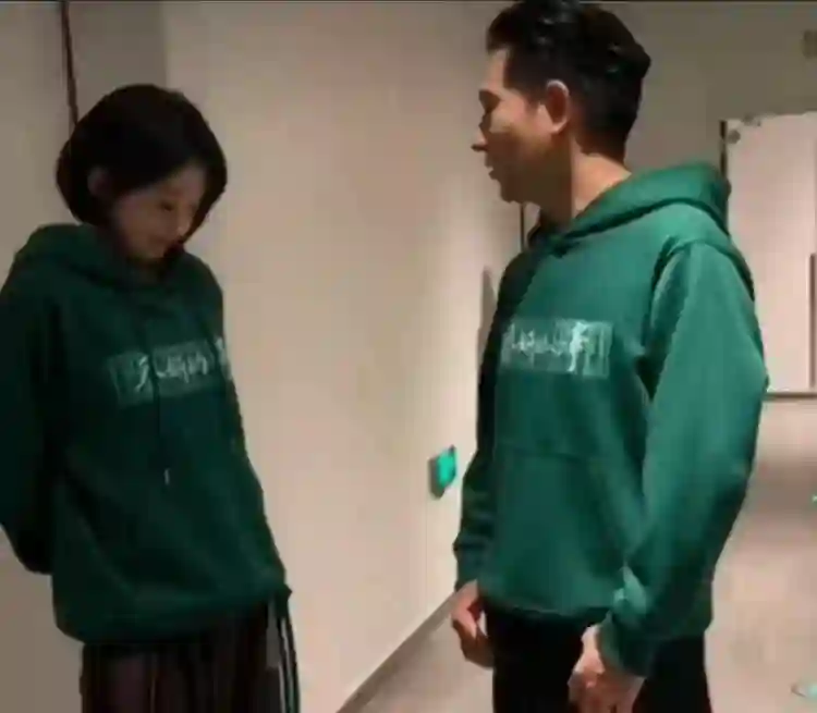 赵丽颖隐婚风波再发酵！和赵德胤更多亲密互动被扒，粉丝祝福两人