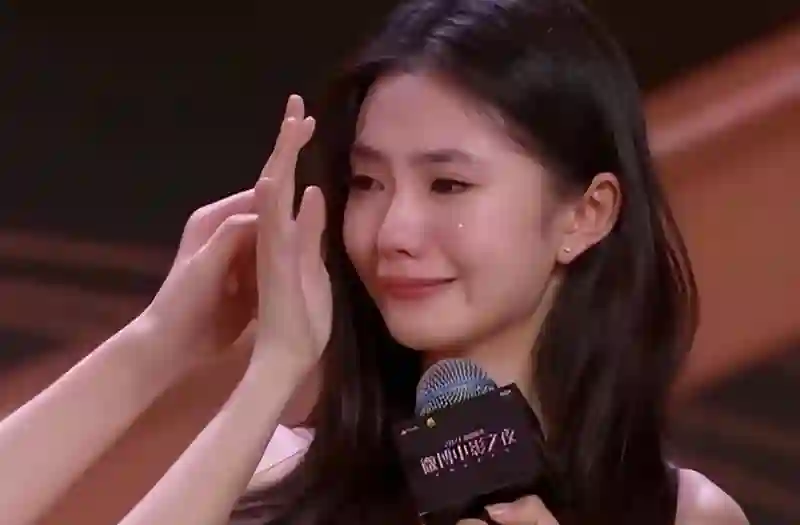 长得丑，演技还烂，怎么都捧不红的6位“资源咖”，终于露馅了