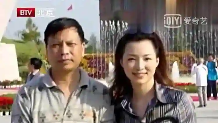 离开央视后52岁董卿近况 素颜发福没扛住死亡打光 但气质依旧出众