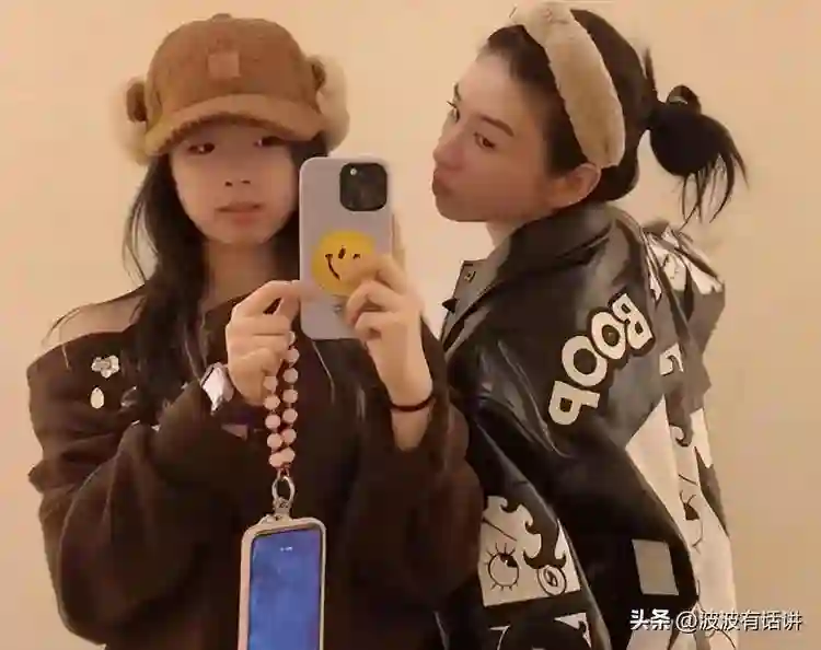 没想到，黄奕才11岁的女儿身高就跟她不相上下，可惜长相太像爸爸