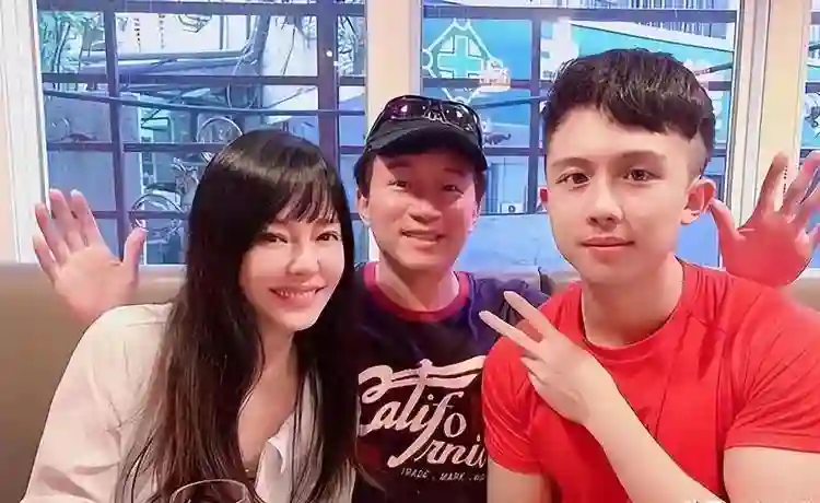 曾脚踢蓝洁瑛，暴打王耀庆，称打谁谁红，某“天后”的狗血人生