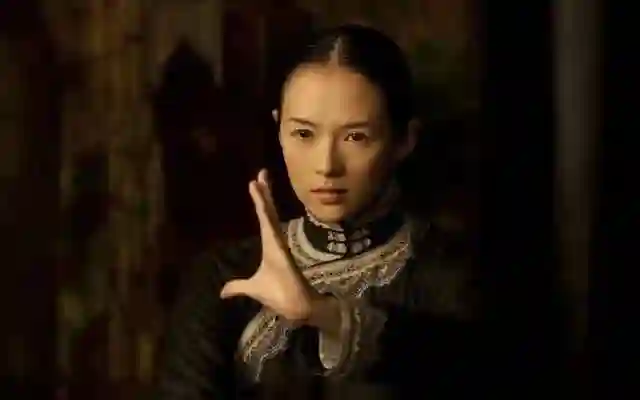直到章子怡在豪宅自耕自足，才明白，这才是她敢和汪峰离婚的底气