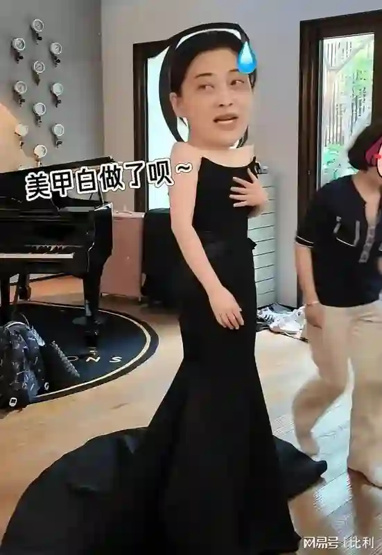 梅婷北京豪宅内景曝光，十个人住一栋别墅，屋里有些杂乱