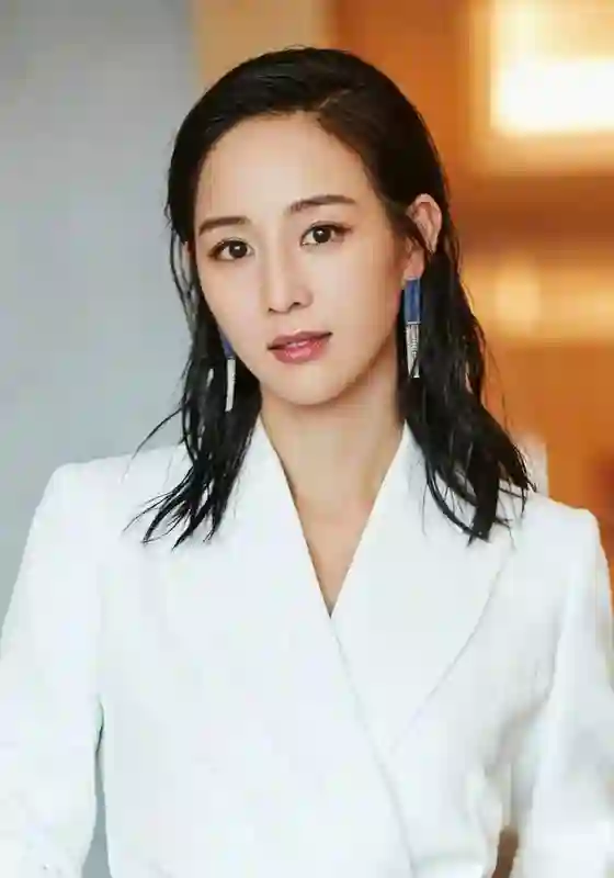 42岁张钧甯曾演749局“孙二娘”，跑龄长达17年，网友：年轻得像20几岁