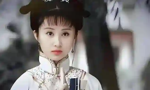 舒畅7年无戏可拍，转拍短剧遭网友骂！网友怒斥：真丢人，难道不能体面退休？