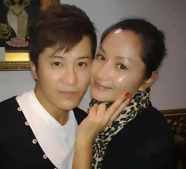 他8次上春晚，作死被捕入狱，今56岁无人问津，老搭档也断了联系