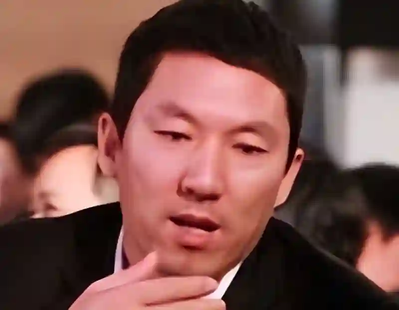 “冻龄女神”李小冉：情人害男友惨遭砍伤，陷害网暴致命打击