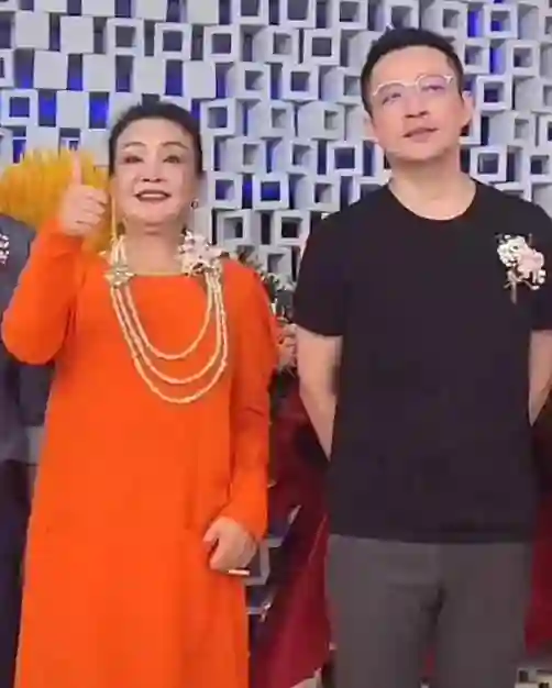 比汪小菲还惨？王思聪突传噩耗，他也走上了父亲王健林老路