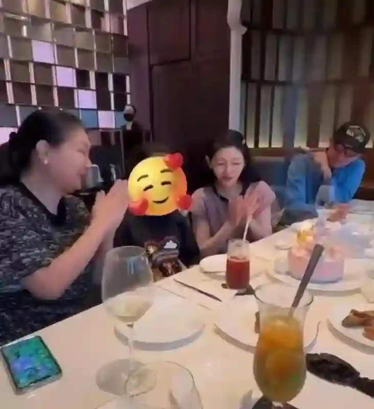 让黄春梅破防的从来不是钱，而是小S和具俊晔联手，给她上了一课
