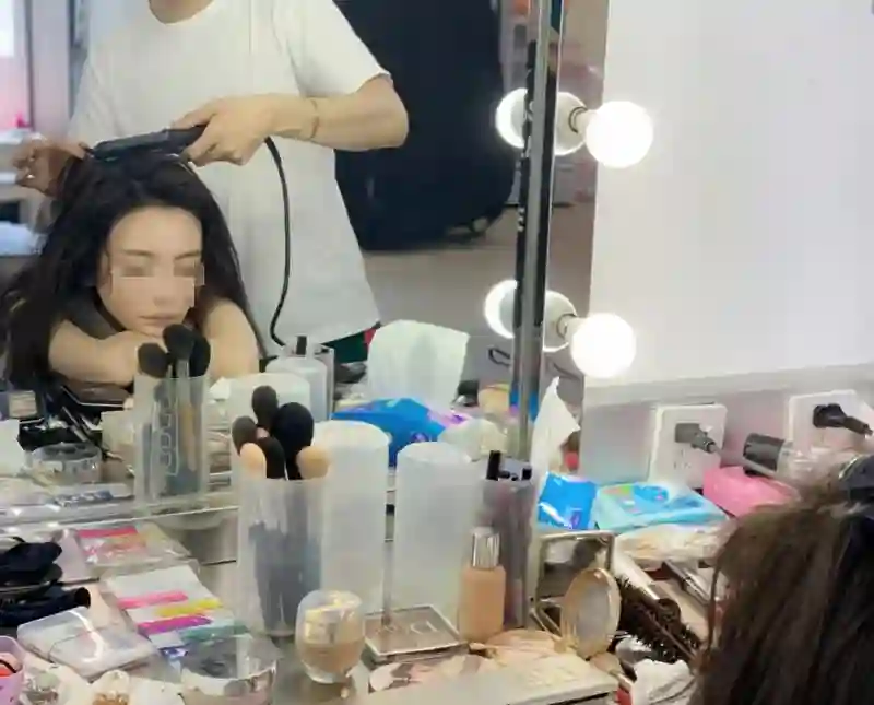 章子怡一觉醒来天塌了！知名导演曝一线女星耍大牌，网友细扒炸锅
