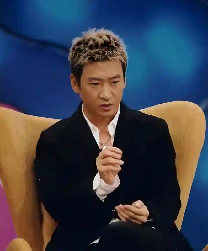 周杰重返桃花坞，与李雪琴汪苏泷热情相拥，旗下农业企业多元产品