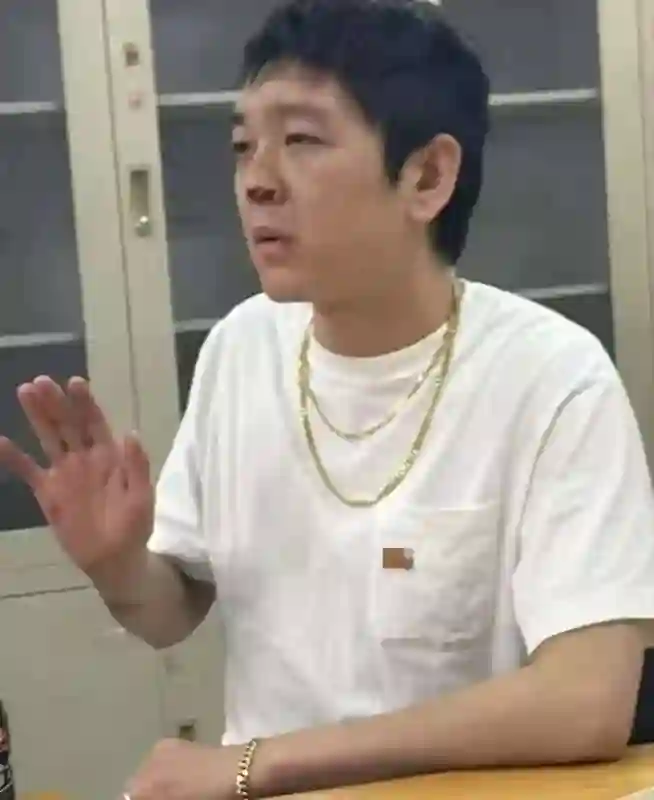 马思纯男友被打，郭采洁被男友吃软饭，恋爱脑女明星们太不争气了
