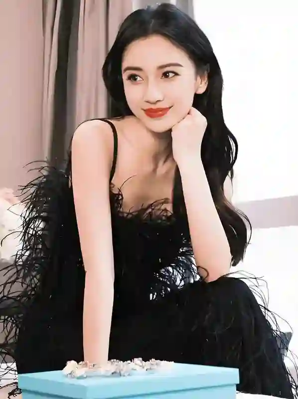 落毛的普思不如鸡？被封杀近1年后，36岁杨颖的尴尬境况显露无疑