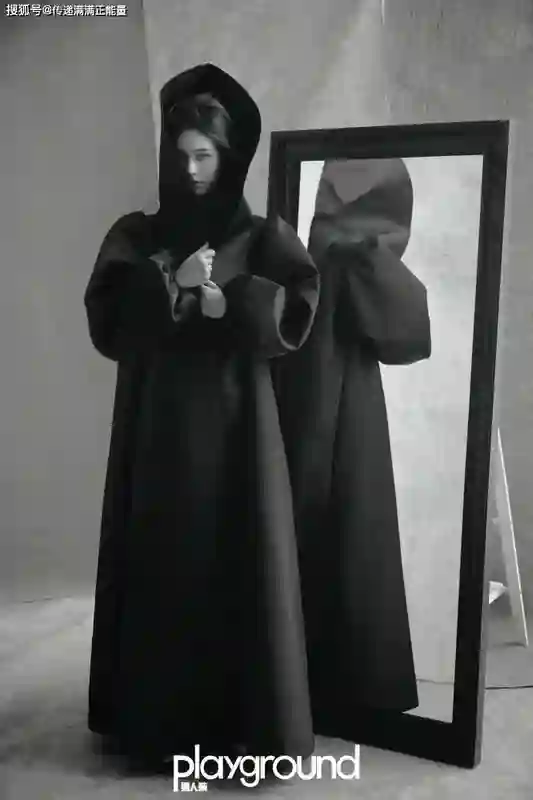 林允美照刷屏：她凭什么从